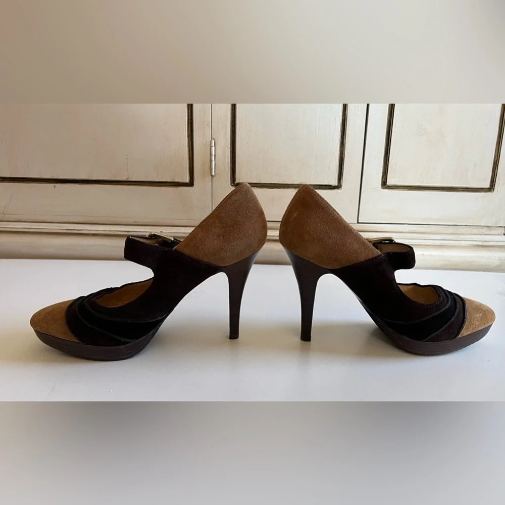 MICHAEL Michael Kors Brown Tan Black Suede Maryjane Gold buckle Pump Size 6.5